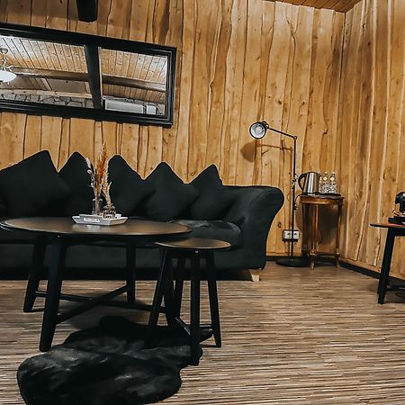 Karczma Michelle Hotel Jankowice  Ngoại thất bức ảnh