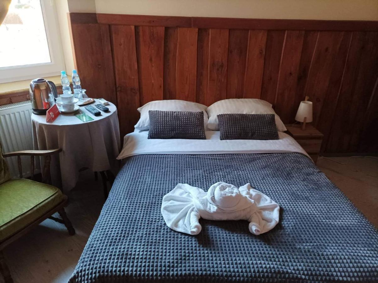 Karczma Michelle Hotel Jankowice  Ngoại thất bức ảnh