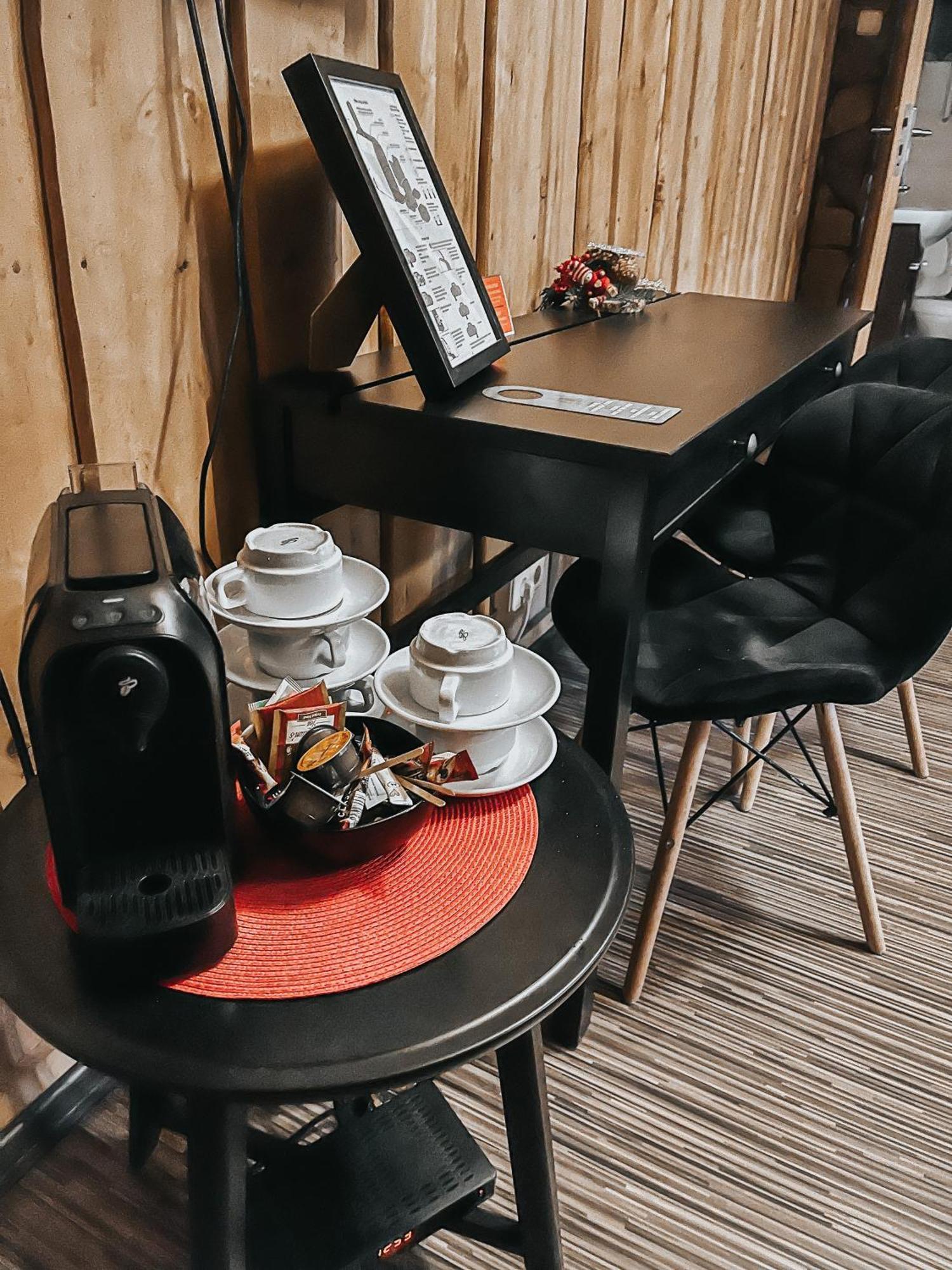 Karczma Michelle Hotel Jankowice  Ngoại thất bức ảnh